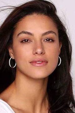 Desirée Popper interpreta Silvia