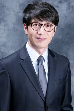 Jeon Jung-il interpreta Construction company business trip employee #2