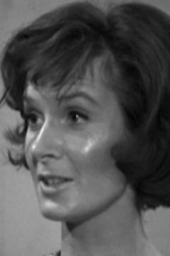 Eileen Helsby interpreta Charmian Wentworth