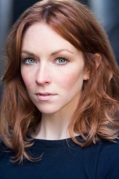Amy Griffiths interpreta Ensemble'Lovely Ladies'