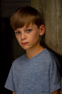 Danny Corbo interpreta Henrik