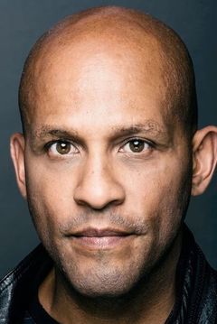 Cornell Adams interpreta Dave