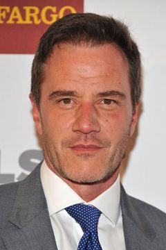 Tim DeKay interpreta Secret Service Agent
