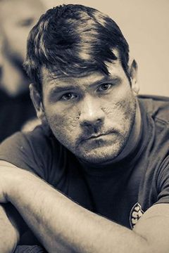 Rory Markham interpreta Booker Grassie