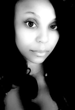 Rayna Rodriguez interpreta Townsperson