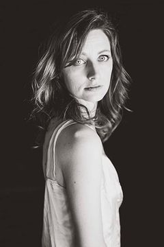 Shannon Collis interpreta Bambi
