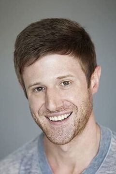 Eric Jungmann interpreta Ricky Lipman