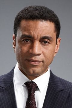 Harry Lennix interpreta Harold Cooper