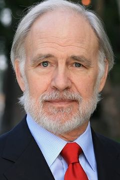 Robert Pine interpreta Joseph Getraer