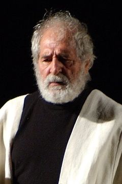 Bob Marchese interpreta Judge Carlo Biotti