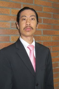 Bun Hay Mean interpreta Chang