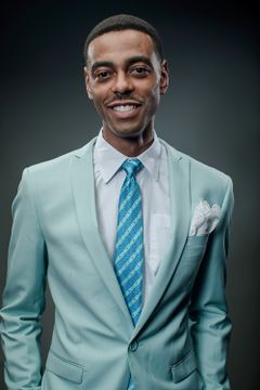 Teck Holmes interpreta Mia's Flame
