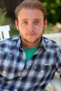 Scott Thomas Reynolds interpreta Ryan