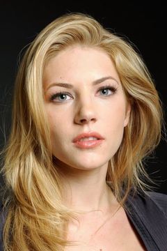Katheryn Winnick interpreta Tabitha