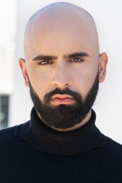 Ángel Fabián Rivera interpreta Karim Rahim