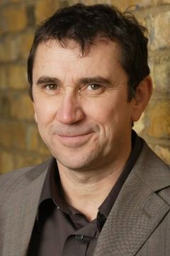 Phil Daniels interpreta Fetcher (voice)