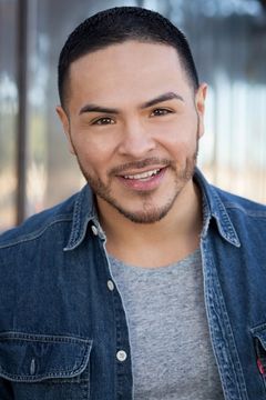 Gilbert Saldivar interpreta Land Pirate Gil