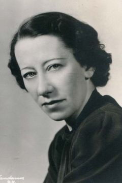 Flora Robson interpreta A Stygian Witch