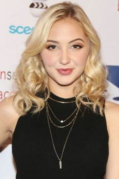 Audrey Whitby interpreta Cherry