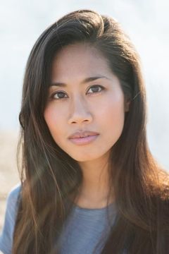 Alice Tran interpreta Journaliste #3