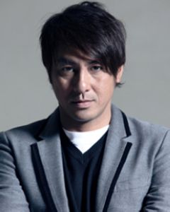 Ken Wong interpreta Debt Collector