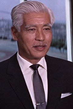 Teru Shimada interpreta Mr. Kurawa