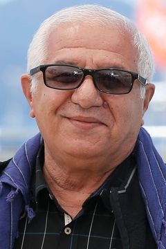 Farid Sajjadi Hosseini interpreta Naser