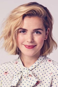 Kiernan Shipka interpreta Zoe Cole