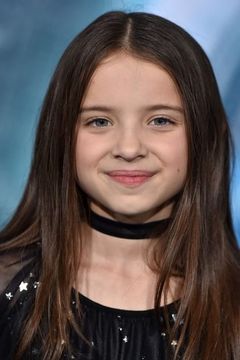 Madeleine McGraw interpreta Young Hope