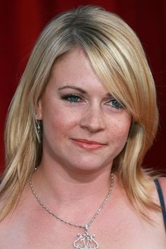 Melissa Joan Hart interpreta Sunlight Grrrll