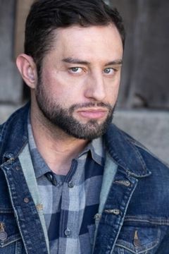 Trent Buxton interpreta Mercenary