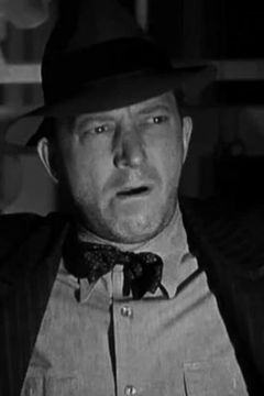 Billy Wayne interpreta Policeman (Uncredited)