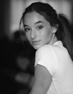 Mckayla Twiggs interpreta Young Willa