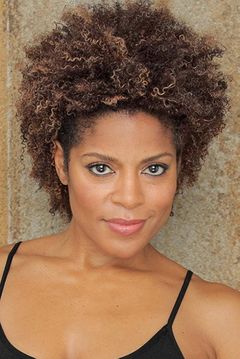 Dionne Gipson interpreta Press Secretary
