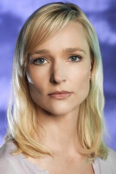 Kari Matchett interpreta Candace