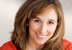 Christina Myers interpreta Nurse Margie