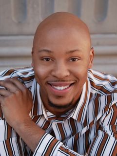 Dontae Iverson interpreta Izzi Soldier Dancer