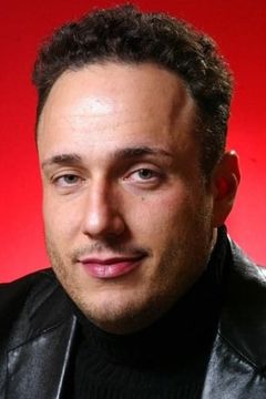 Carmine Famiglietti interpreta Nick