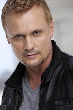 Carsten Norgaard interpreta Jussac