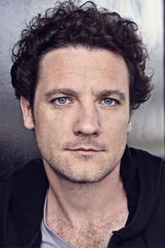 Frédérick Guillaud interpreta Richard Rainsferd, young