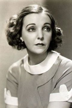 Zasu Pitts interpreta Gertie - Switchboard Operator