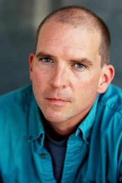 Rick Forrester interpreta Roper