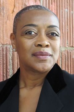 Karen Robinson interpreta Cindy