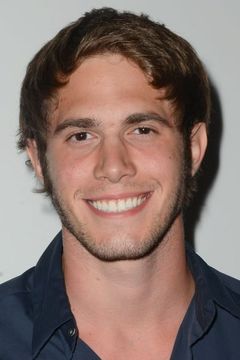 Blake Jenner interpreta Tommy