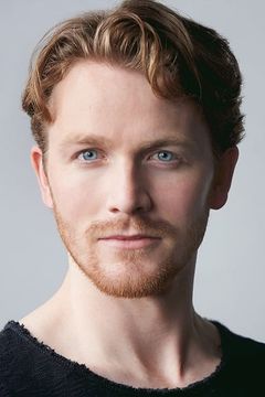 Benjamin Sutherland interpreta Jean-Paul