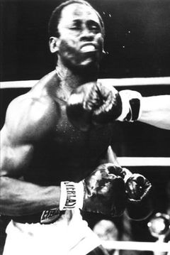 Floyd Anderson interpreta Jimmy Reeves