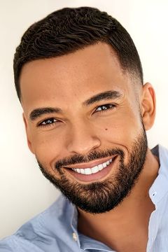 Christian Keyes interpreta Mayor