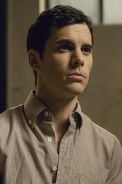 Adrián Expósito interpreta Faustino