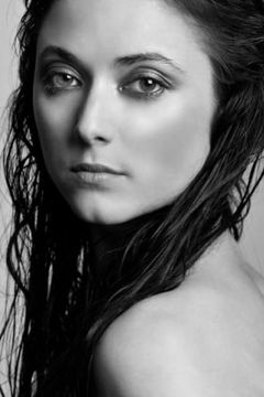 Olga Fedori interpreta Young Gypsy Woman