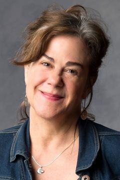 Corrine Koslo interpreta Rachel Lynde